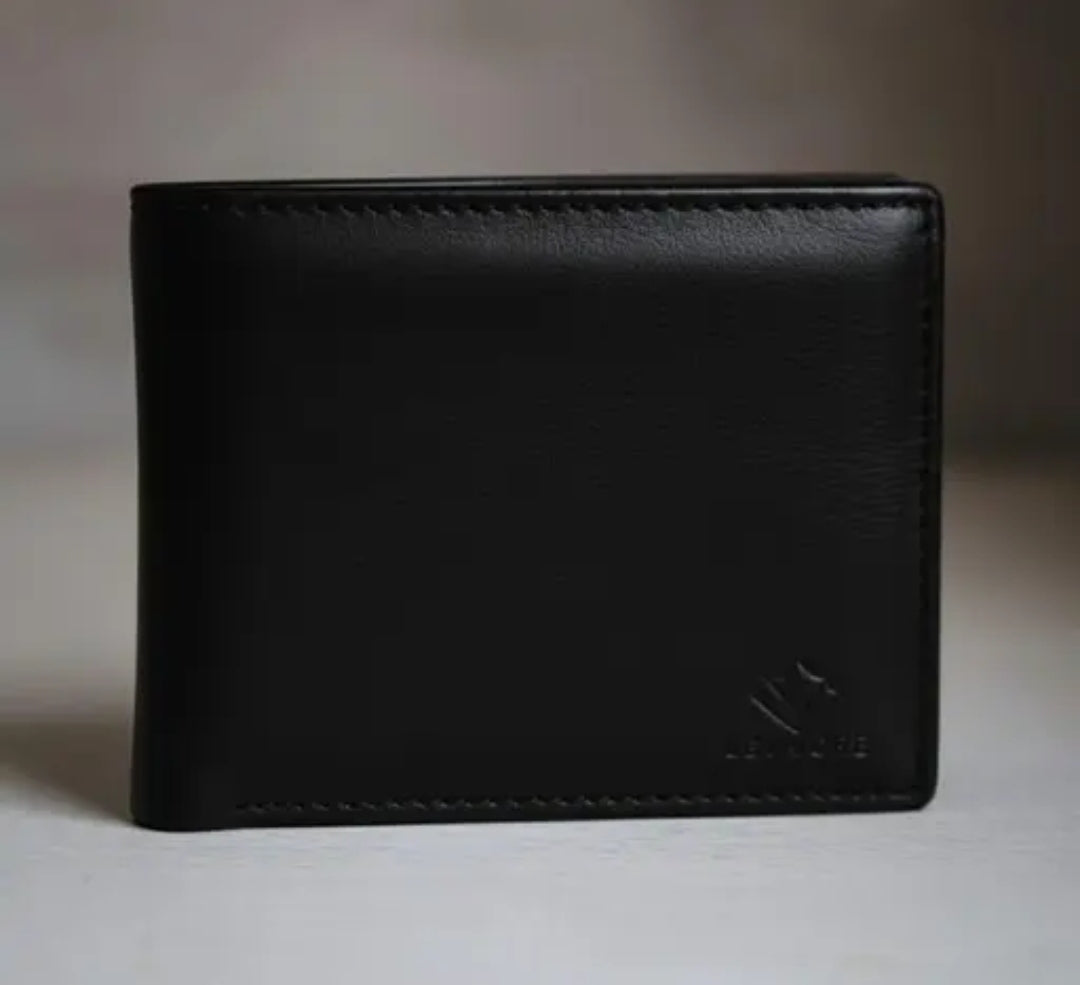 Luxtago Classic Leather Wallet for Men